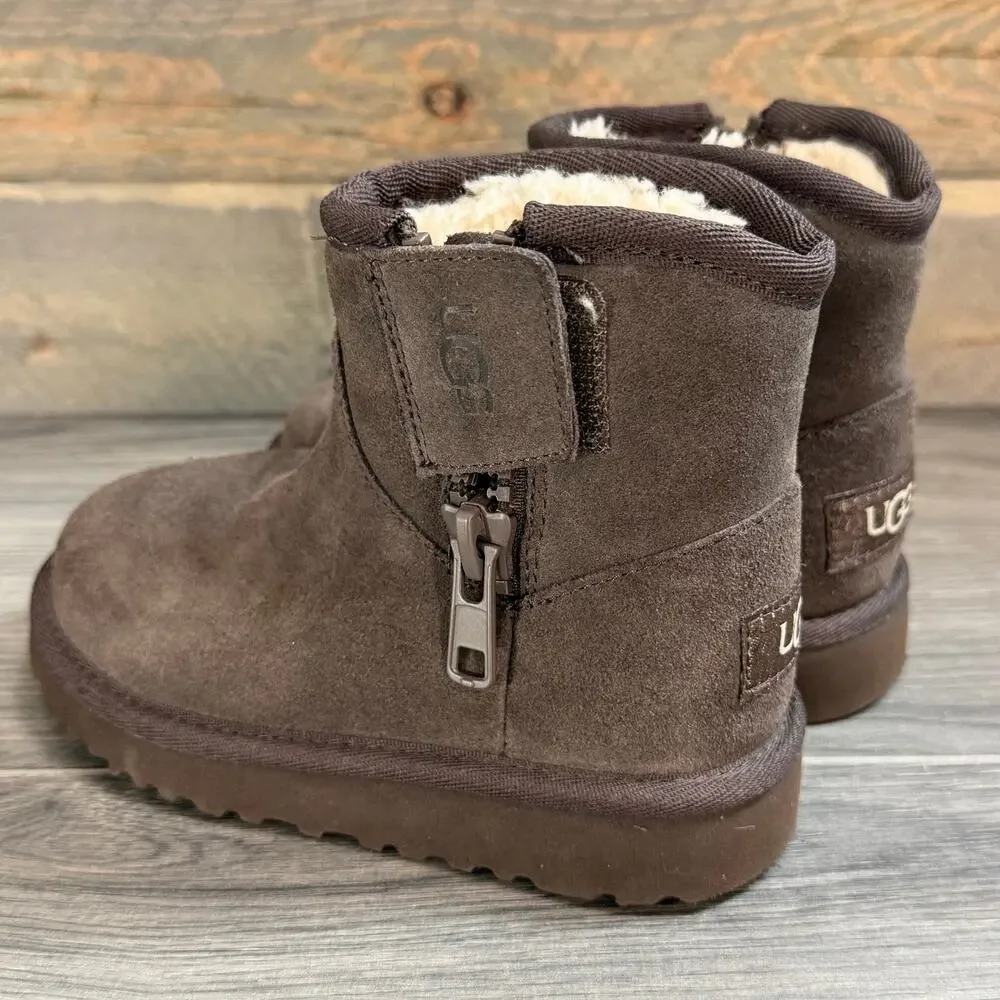 Ugg Plush Kids Adri Classic Mini Shearling Lined Boots Size US 9 Brown Side Zip